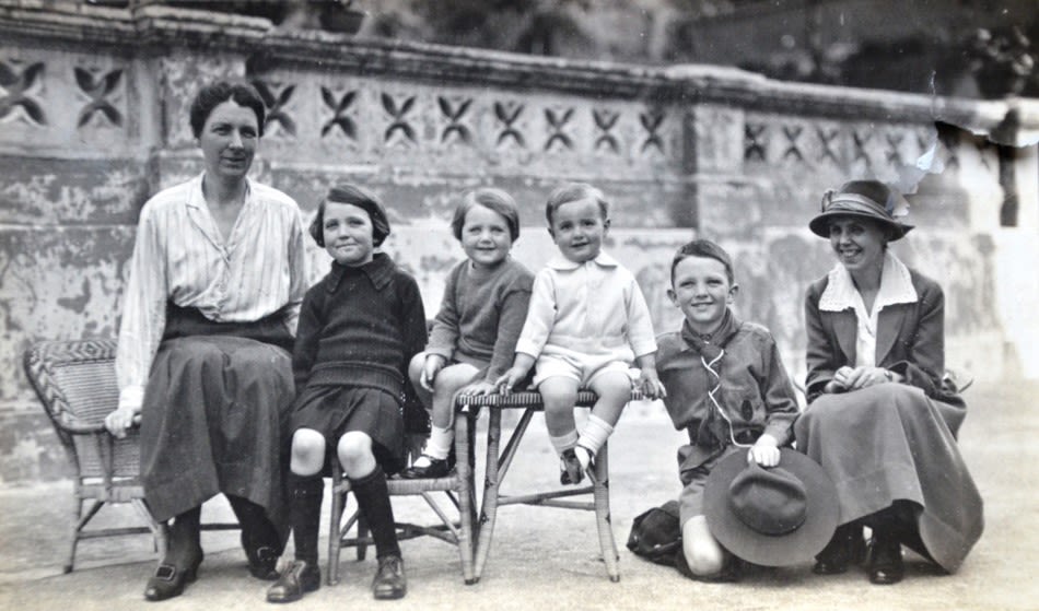 Picture of Mrs Amy Thompson (wife), Greta (daughter), Mary (niece), Peter (son), Arthur (son), Gertrude Lindsay (sister) Hong Kong February 1924