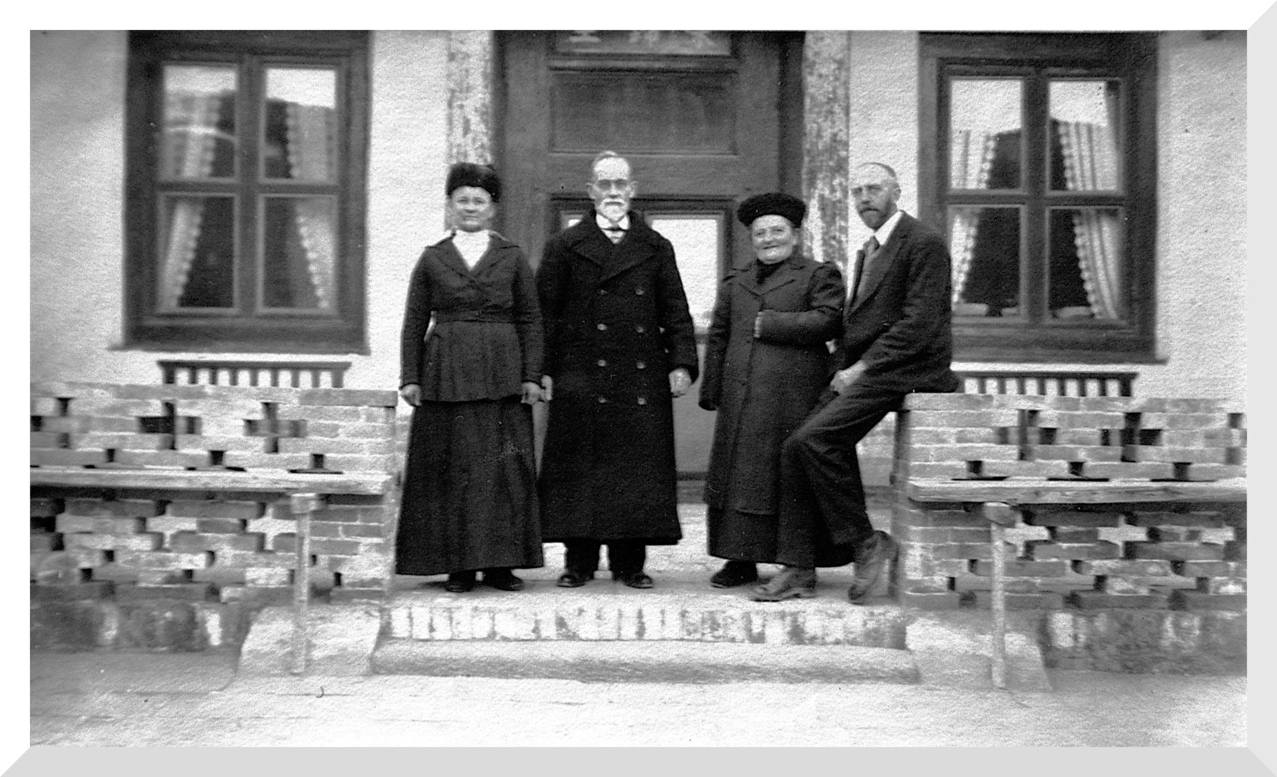 Picture of HGT with Mr. & Mrs. Fiddler and Mrs. Nistrom at Ning Hsia