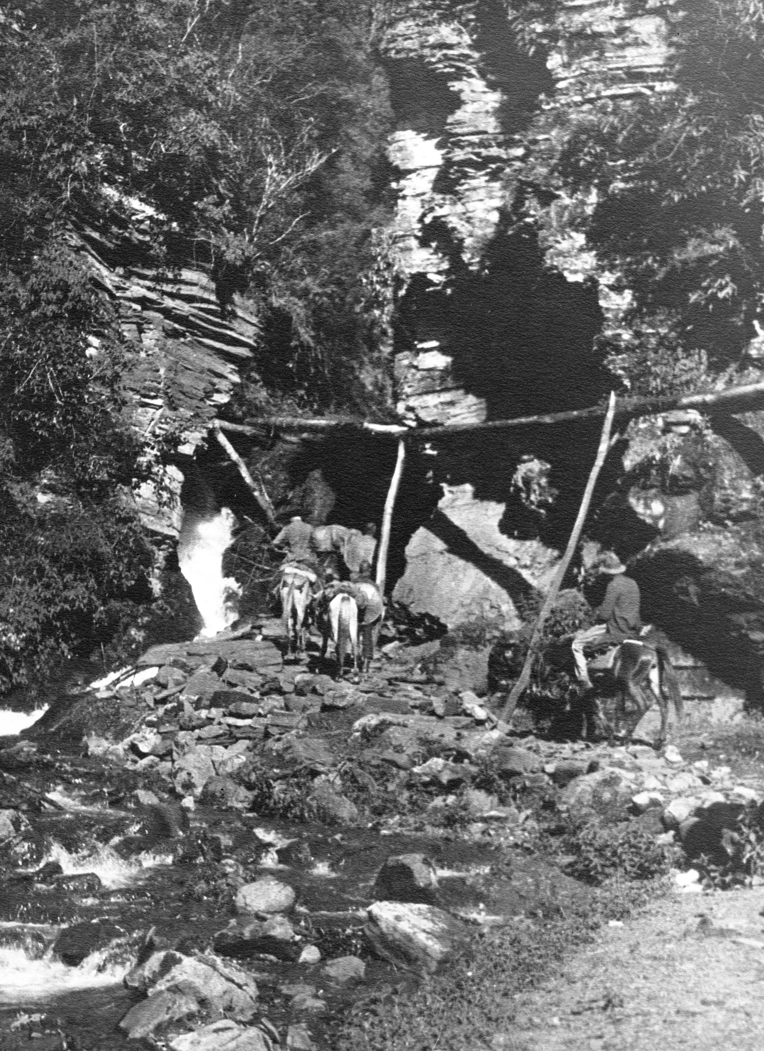 Picture of them Entering the gorge between Weinsha and Ta-lu