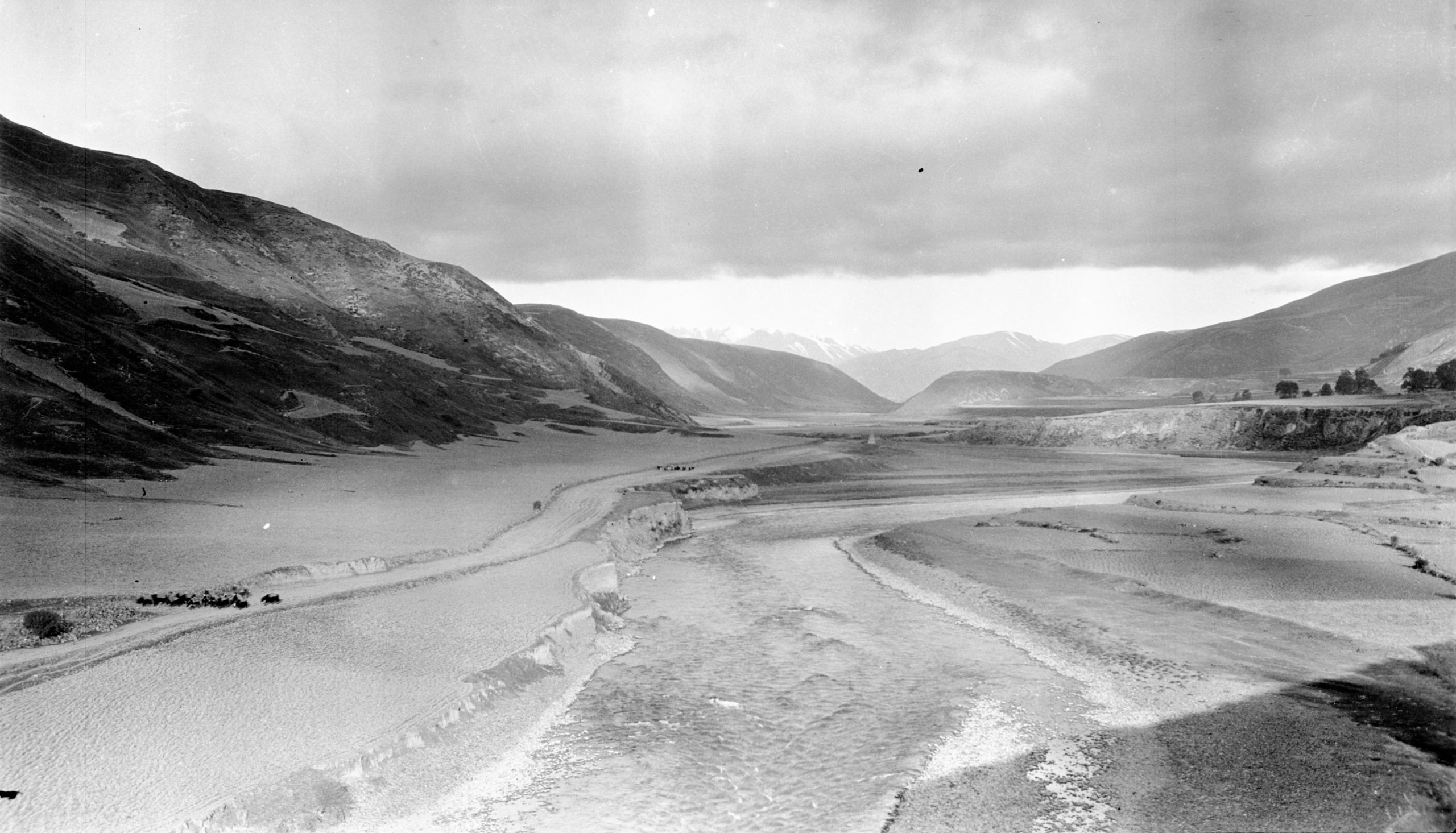 View up the She Chiu river valley from Driwo