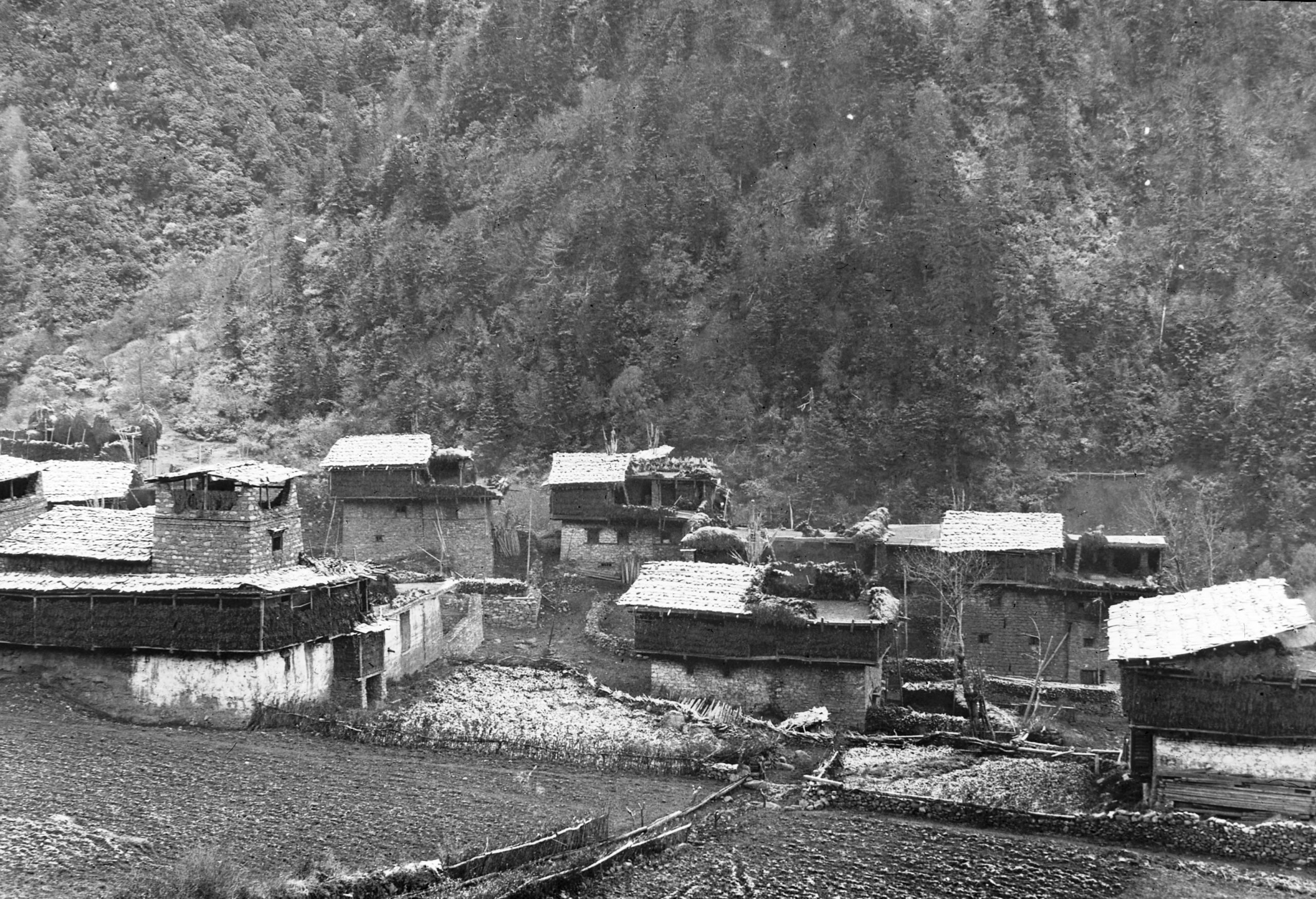 Picture of the houses by the river in the Village at Tan Tu