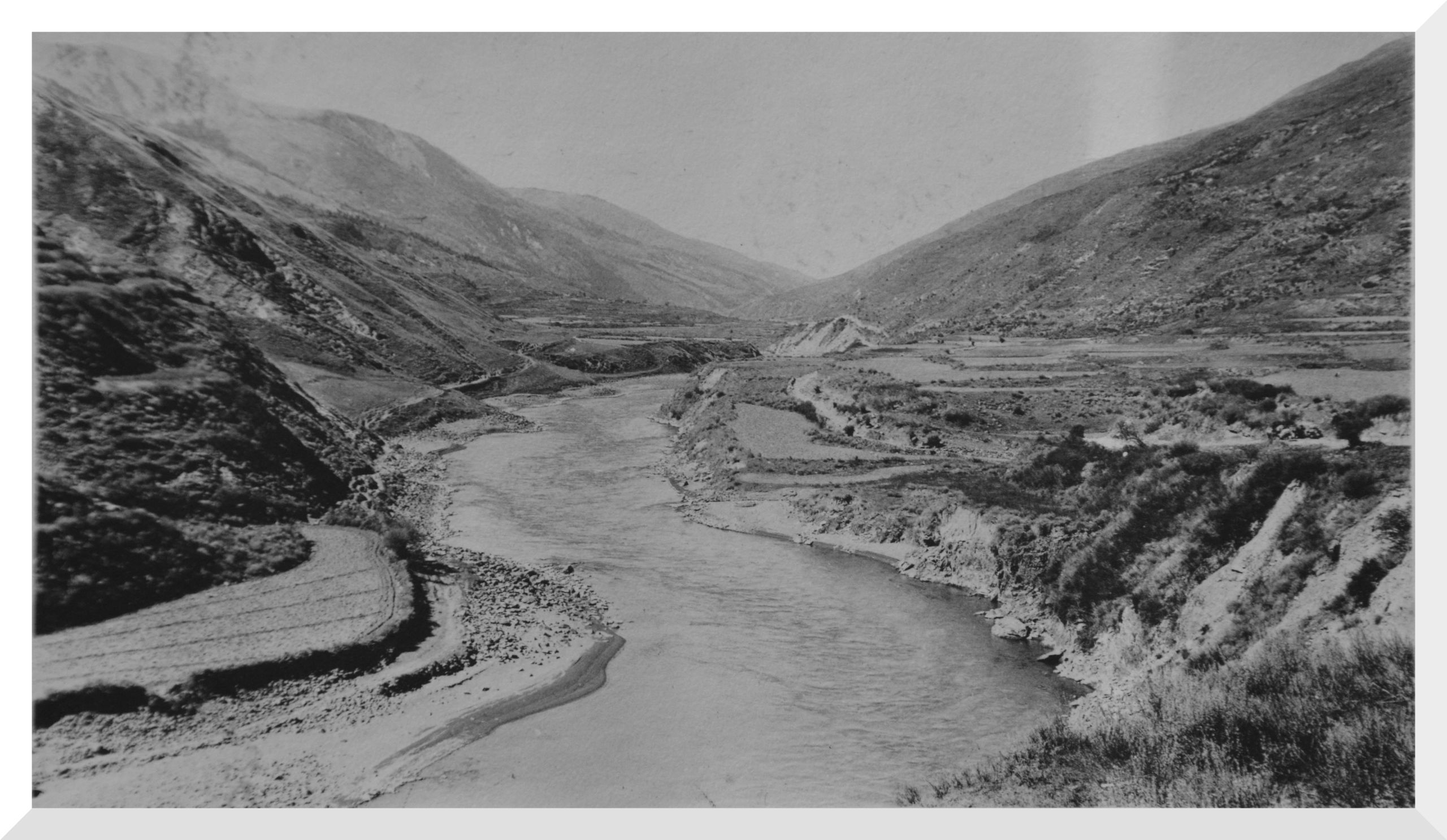 View NW up the meander of the She-Chiu to Da Wu