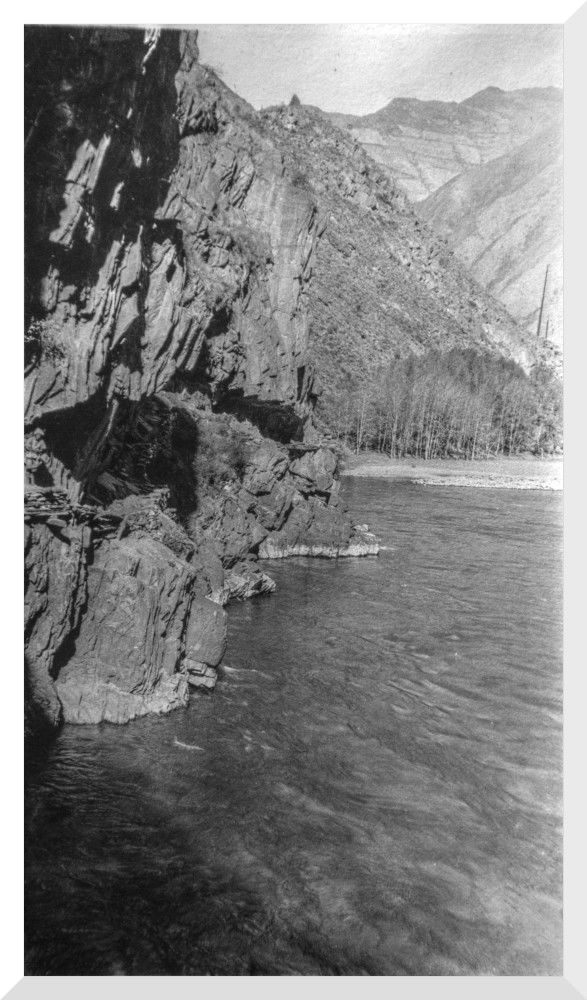 Picture of The cliffs at Ba Chao Tong